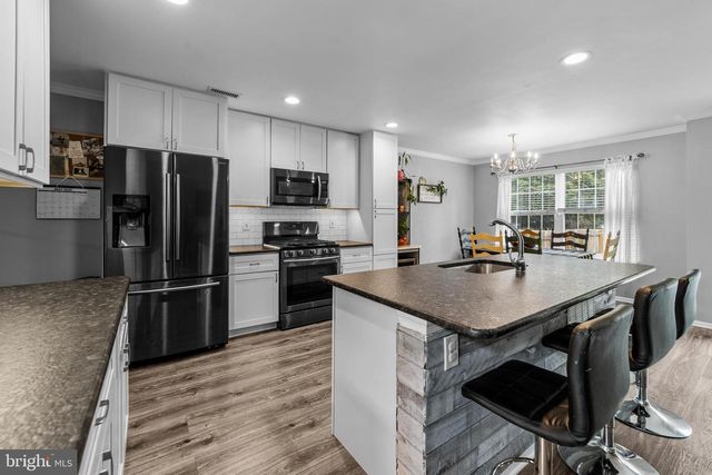 56 SMOKEY RUN DR, Berlin, NJ 08009