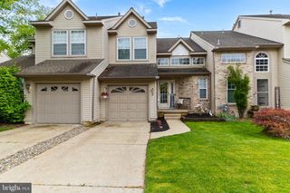 56 SMOKEY RUN DR, Berlin, NJ 08009