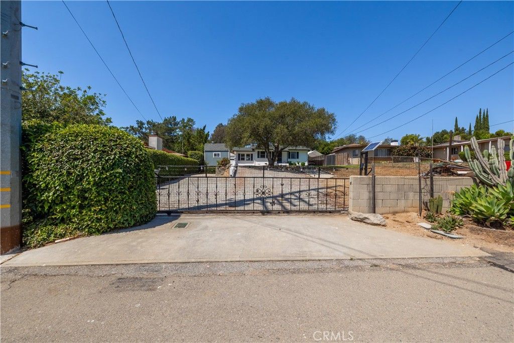 Image 35 of property listing at 155 Barhaven Lane, Fallbrook, CA 92028
