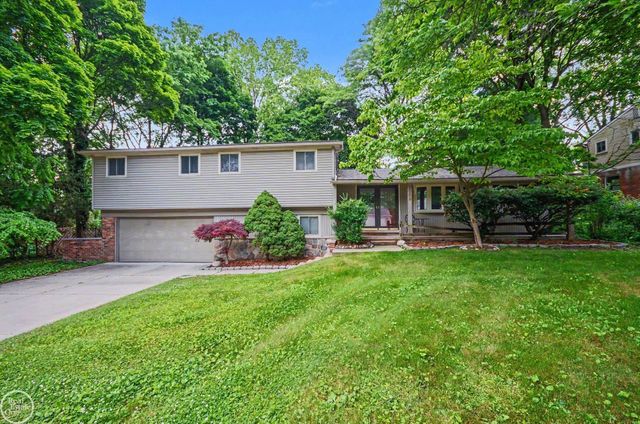 2959 Rambling Way, Bloomfield Hills, MI 48302