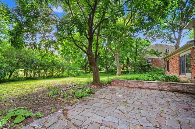 2959 Rambling Way, Bloomfield Hills, MI 48302