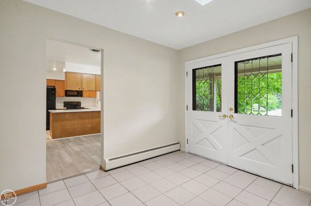 2959 Rambling Way, Bloomfield Hills, MI 48302