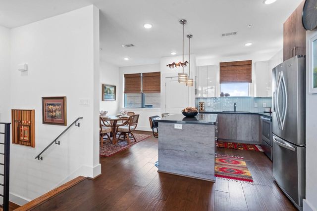 2401 Crawford Street B304, Houston, TX 77004