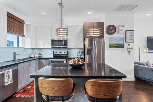 2401 Crawford Street B304, Houston, TX 77004