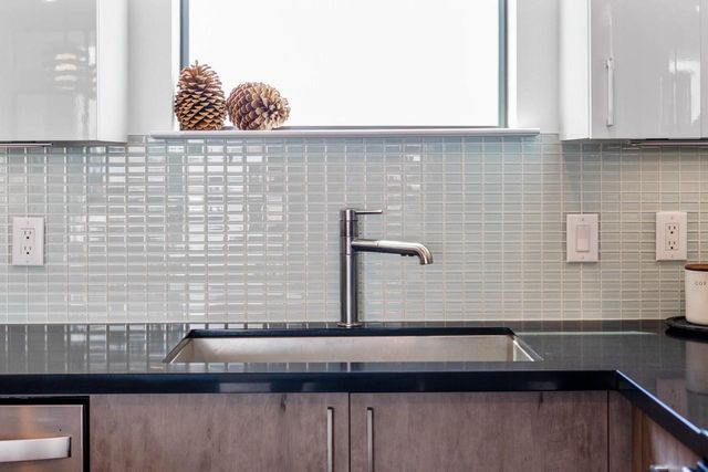 2401 Crawford Street B304, Houston, TX 77004