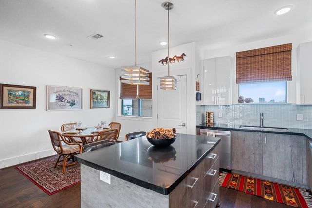 2401 Crawford Street B304, Houston, TX 77004