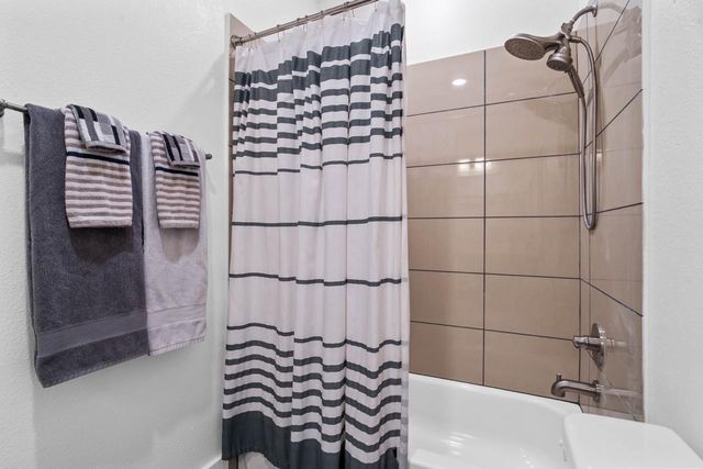 2401 Crawford Street B304, Houston, TX 77004