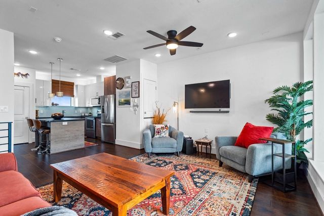 2401 Crawford Street B304, Houston, TX 77004