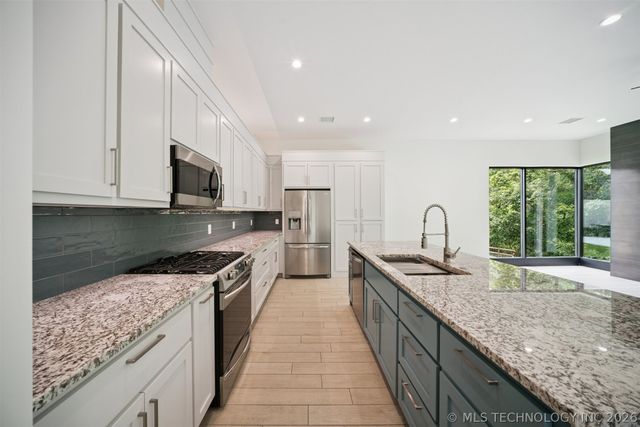 17889 Falcon Pass, Owasso, OK 74055