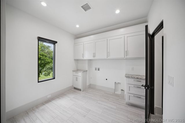17889 Falcon Pass, Owasso, OK 74055