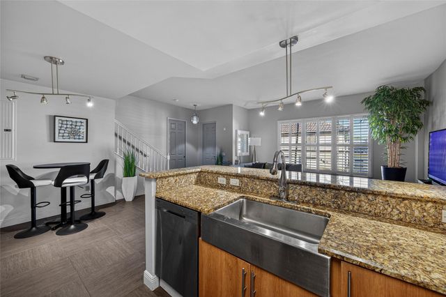 2633 NE 14th Avenue 111, Wilton Manors, FL 33334