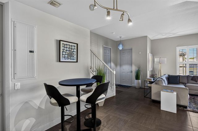 2633 NE 14th Avenue 111, Wilton Manors, FL 33334