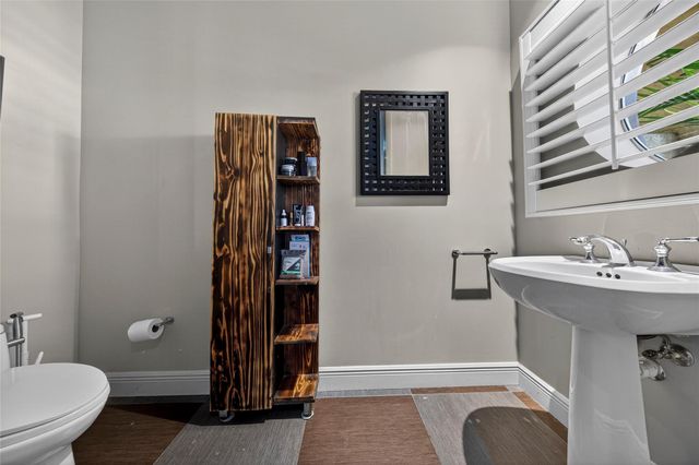 2633 NE 14th Avenue 111, Wilton Manors, FL 33334