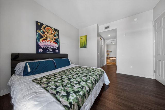 2633 NE 14th Avenue 111, Wilton Manors, FL 33334