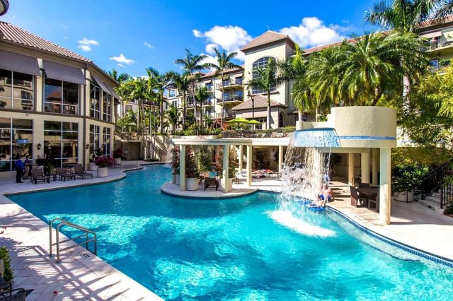 2633 NE 14th Avenue 111, Wilton Manors, FL 33334