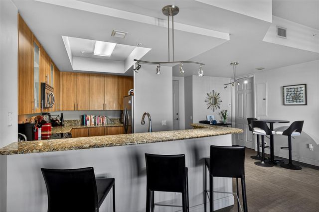 2633 NE 14th Avenue 111, Wilton Manors, FL 33334