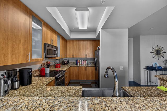 2633 NE 14th Avenue 111, Wilton Manors, FL 33334