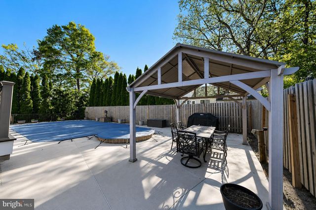 504 PIRATE LANE, Manahawkin, NJ 08050