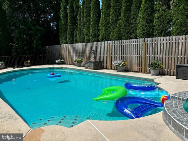 504 PIRATE LANE, Manahawkin, NJ 08050