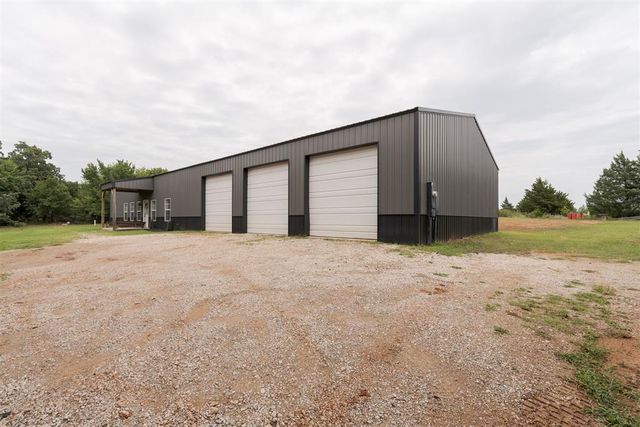 5250 Crystal Lake Drive, Guthrie, OK 73044