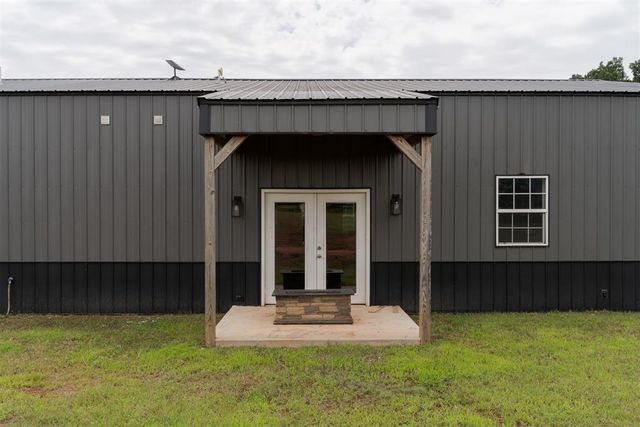 5250 Crystal Lake Drive, Guthrie, OK 73044