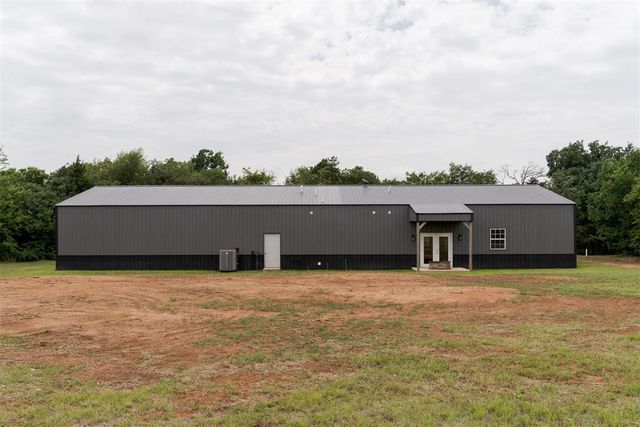 5250 Crystal Lake Drive, Guthrie, OK 73044