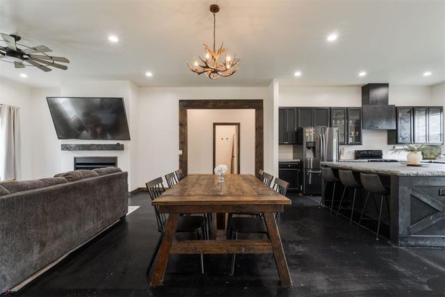 5250 Crystal Lake Drive, Guthrie, OK 73044