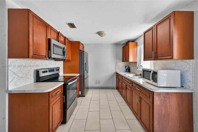 2021 NW 29th Ave, Fort Lauderdale, FL 33311