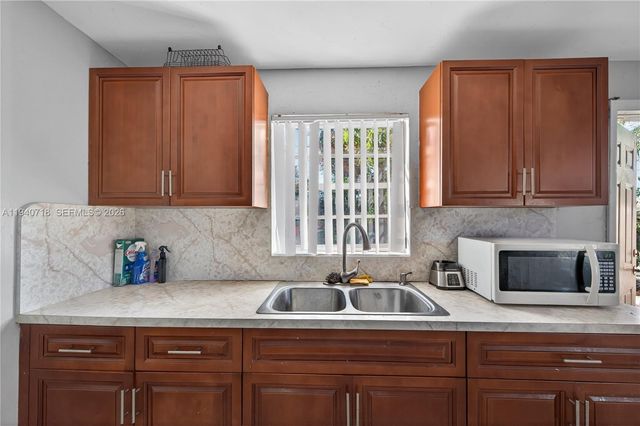 2021 NW 29th Ave, Fort Lauderdale, FL 33311