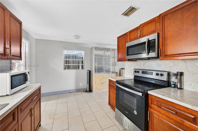 2021 NW 29th Ave, Fort Lauderdale, FL 33311