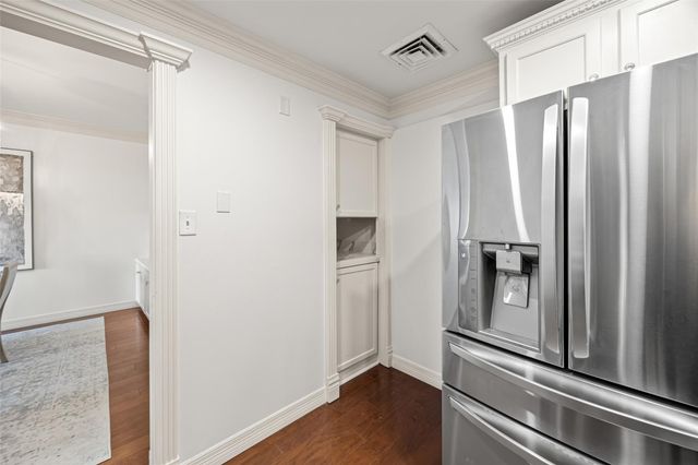 3711 San Felipe Street 6C, Houston, TX 77027