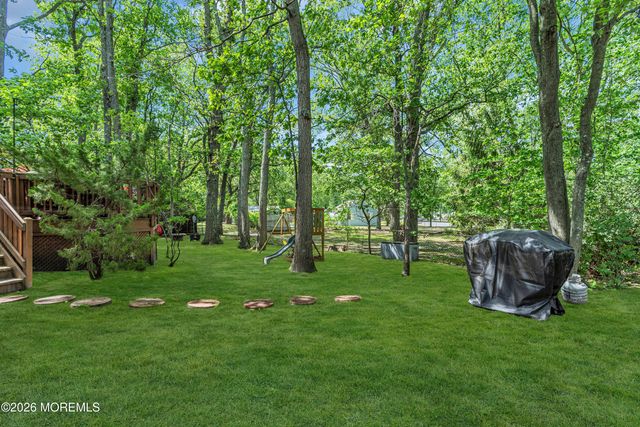 15 Coral Drive, Howell, NJ 07731