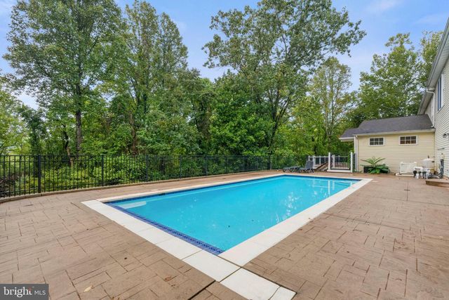 7154 CHESTERFIELD DR, Warrenton, VA 20187