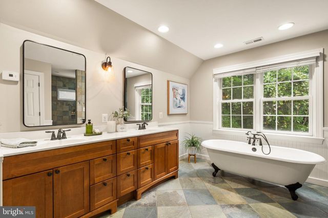 7154 CHESTERFIELD DR, Warrenton, VA 20187