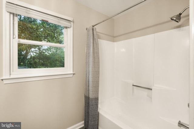 7154 CHESTERFIELD DR, Warrenton, VA 20187