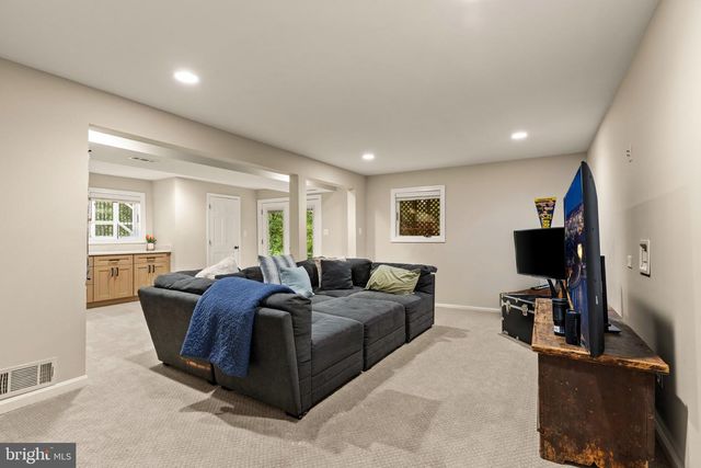 7154 CHESTERFIELD DR, Warrenton, VA 20187