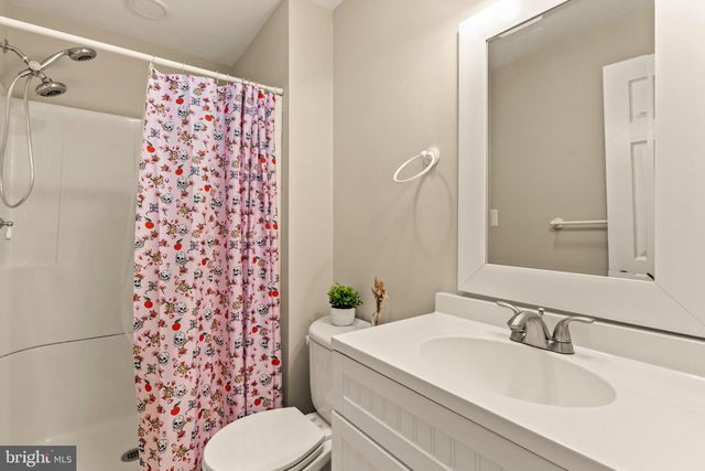 7154 CHESTERFIELD DR, Warrenton, VA 20187