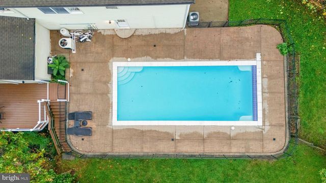 7154 CHESTERFIELD DR, Warrenton, VA 20187