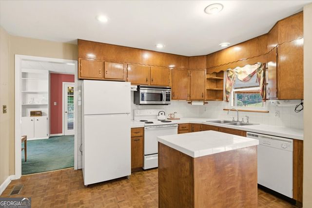 501 Garretts Chapel Road, Chickamauga, GA 30707