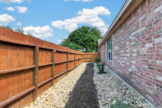 9431 Red Stable Rd, San Antonio, TX 78254