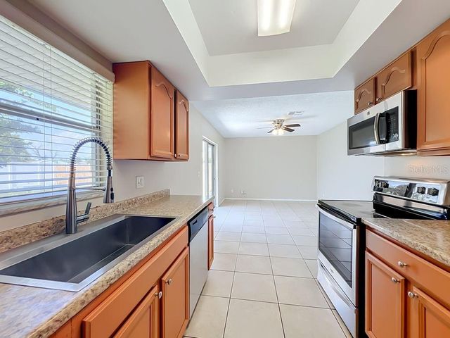 573 BENJAMIN FRANKLIN PLACE, Orlando, FL 32809