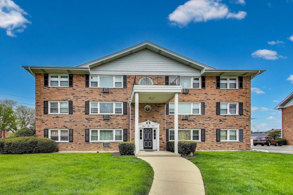 8812 45th Place 12, Brookfield, IL 60513