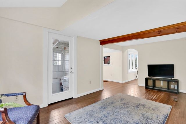 86 Albert St, West Springfield, CT 06117