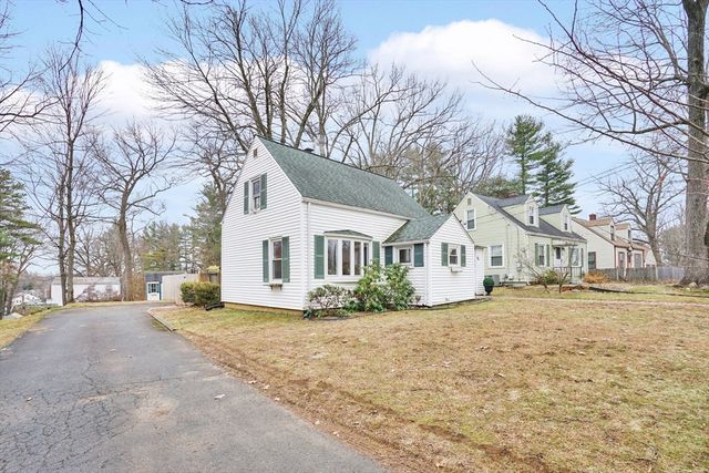 86 Albert St, West Springfield, CT 06117