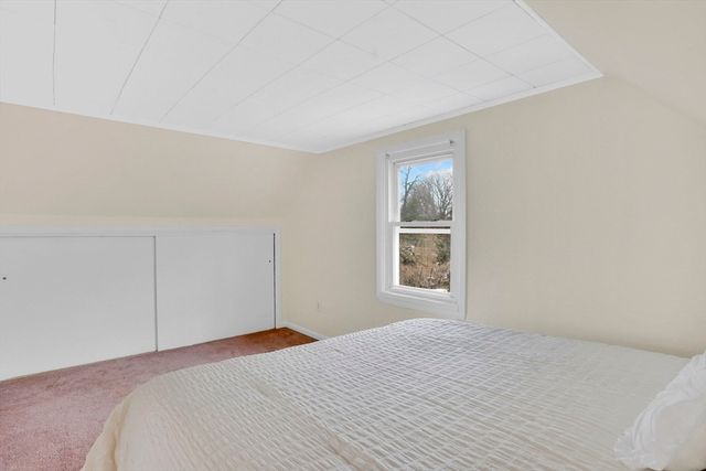 86 Albert St, West Springfield, CT 06117