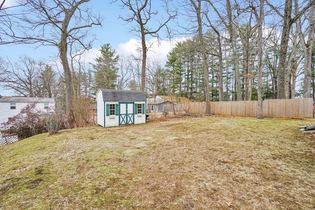 86 Albert St, West Springfield, CT 06117