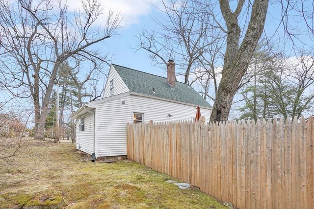 86 Albert St, West Springfield, CT 06117