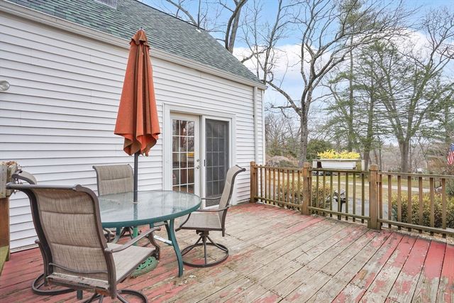 86 Albert St, West Springfield, CT 06117