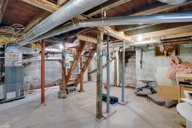 86 Albert St, West Springfield, CT 06117