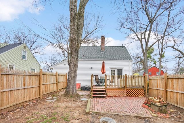 86 Albert St, West Springfield, CT 06117